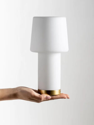 Cameo Rechargeable table lamp